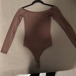 aritzia off shoulder boatneck contour bodysuit